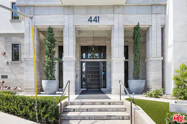 441 S Barrington Ave #312 Los Angeles, CA 90049