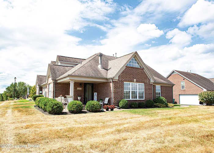 4426 Southbridge Ct, Louisville, KY 40272 - Stoneview Garden $258,900 Photo 1
