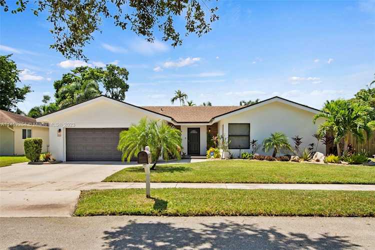6751 NW 26th Way Fort Lauderdale, FL 33309