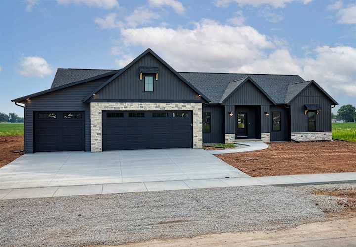 N9233 Touchdown Dr Appleton, WI 54915 home for sale, MLS#50278567 - Dallaire Realty Photo 1