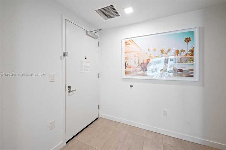 227 NE 2nd St #2113 Miami, FL 33132