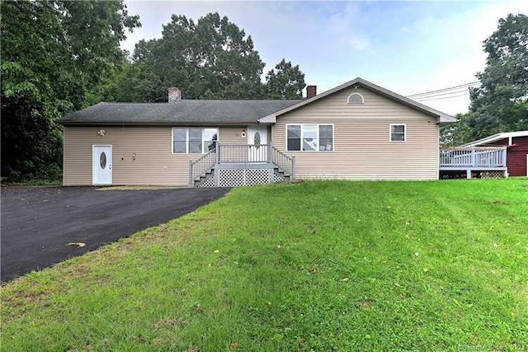 20 Oak Hill Dr East Haven, CT 06513