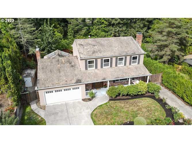 31 Churchill Downs Lake Oswego, OR 97035