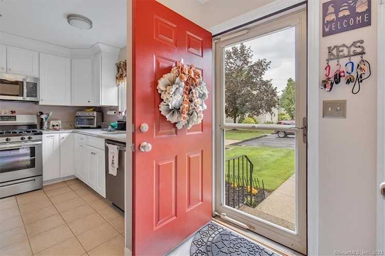 14 Mohawk Ct #14 Cromwell, CT 06416