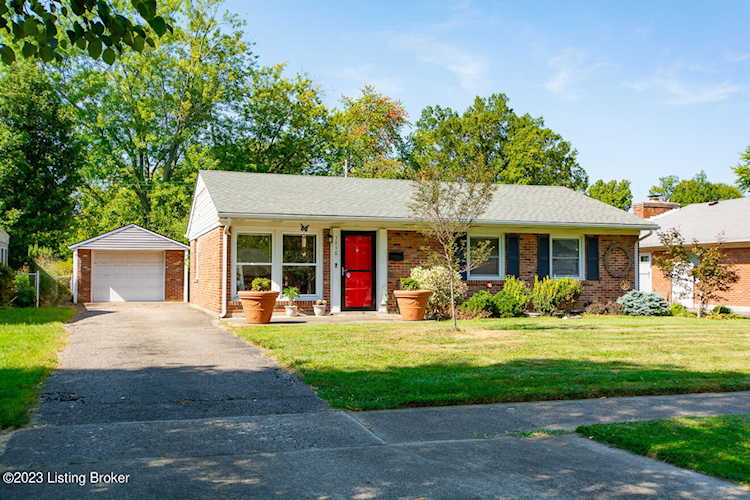 3838 Klondike Ln Louisville, KY 40218