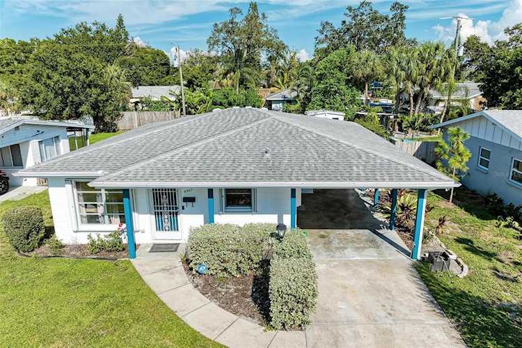 2207 21st St W Bradenton, FL 34205
