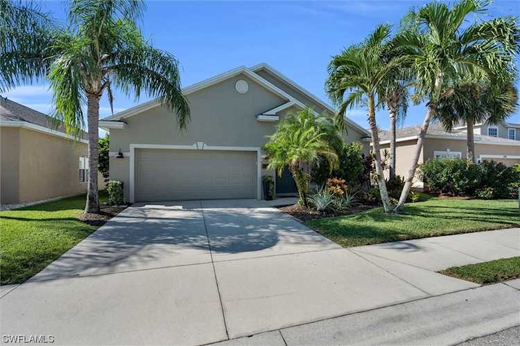 9120 Gladiolus Preserve Circle Fort Myers, FL 33908