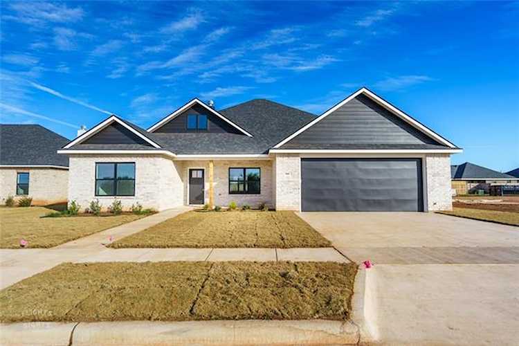 7009 Breezeway Drive Abilene, TX 79606