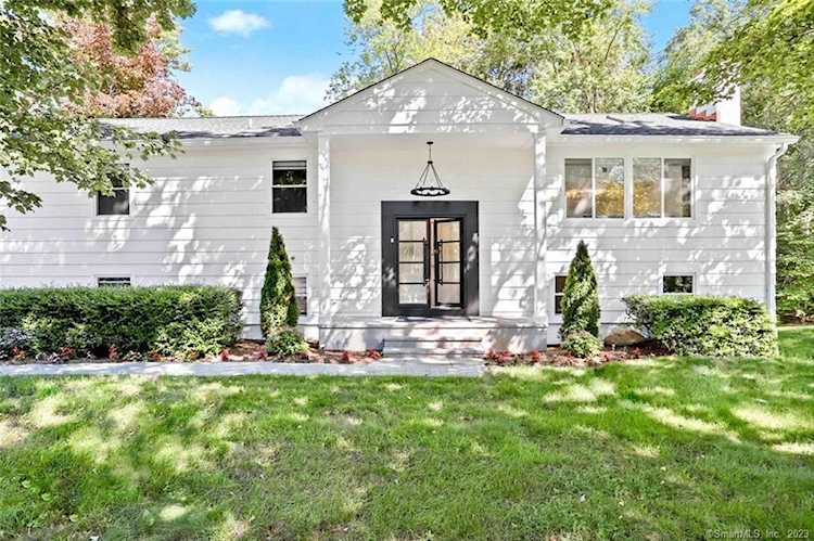31 Hogan Trl Westport, CT 06880