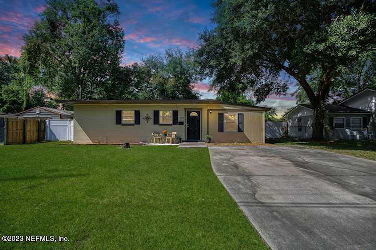 1706 Friar RD Jacksonville, FL 32211