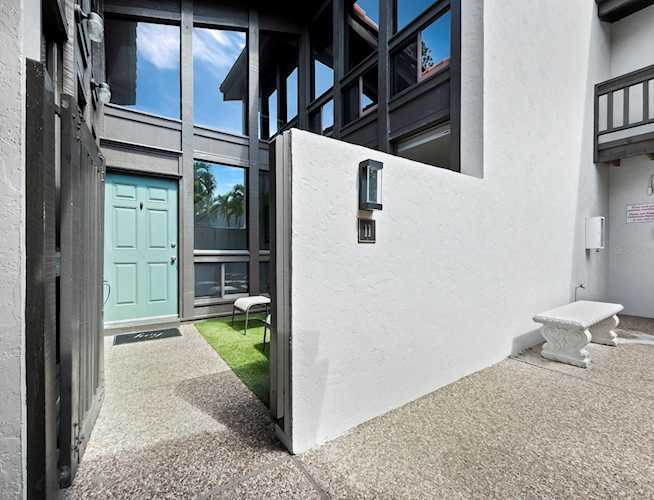 800 S Blvd of The Presidents #11 Sarasota, FL 34236