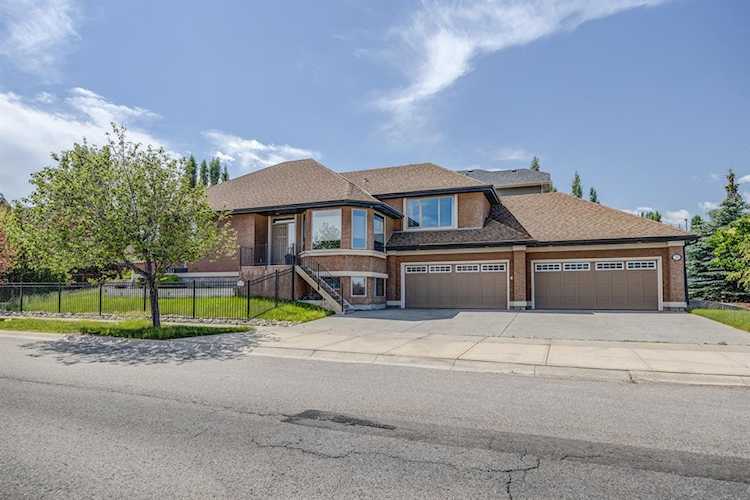 51 Cranridge Bay SE Calgary, AB T3M 0C1