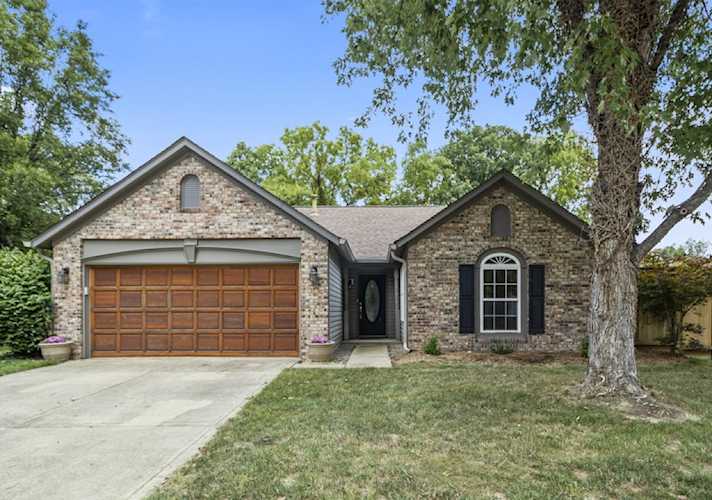 10718 Ashview Dr Fishers, IN 46038