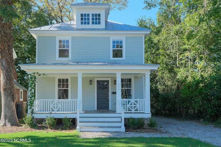 223 W Gale St Edenton, NC 27932