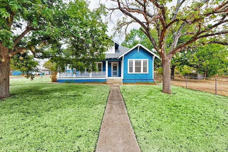 304 S 1st ST Pflugerville, TX 78660