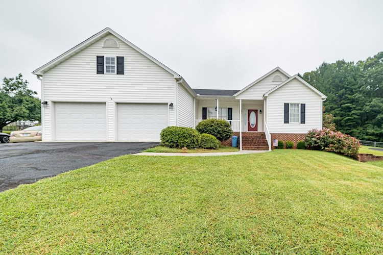 116 Carters Crossing Ln Forest, VA 24551
