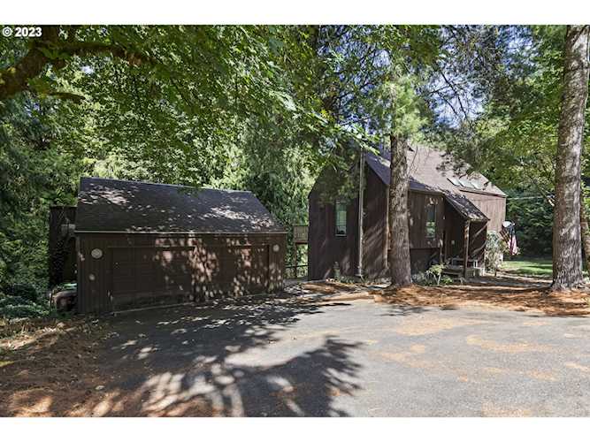 2071 SW Pattulo WAY West Linn, OR 97068