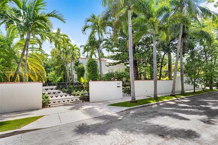 634 NE 56 St Miami, FL 33137