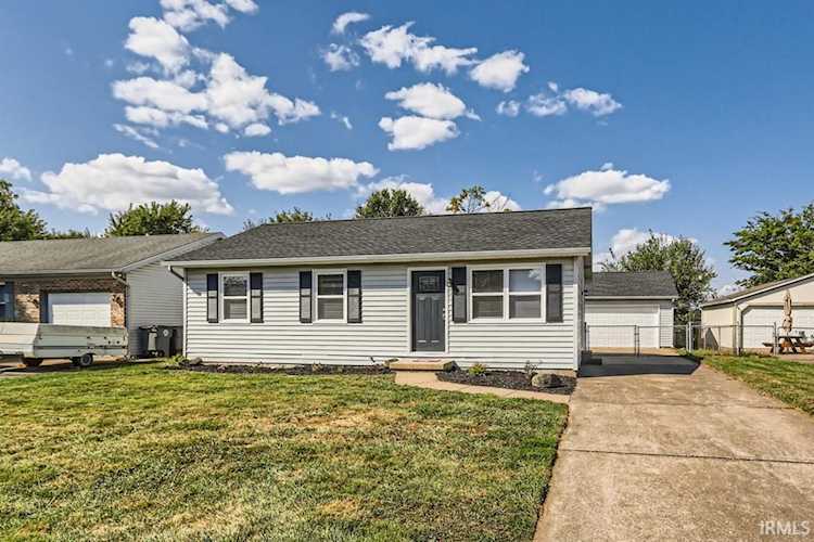 6200 Country Lane Evansville, IN 47715