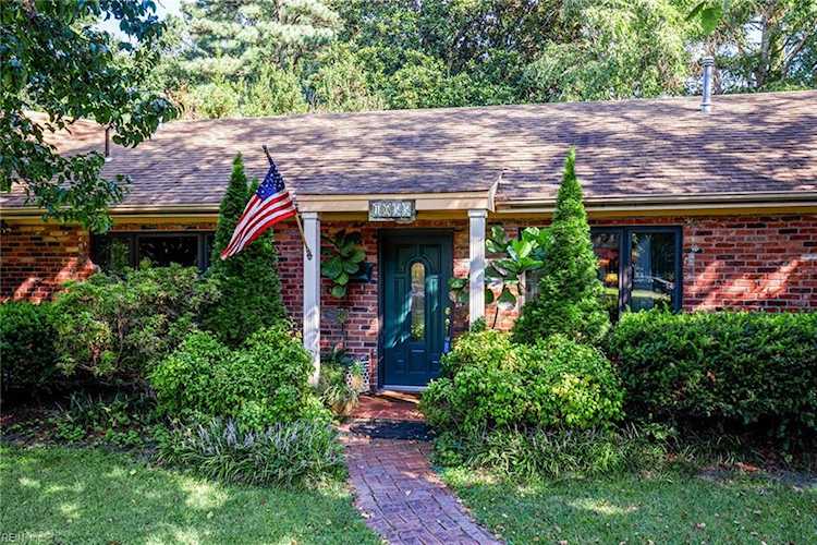 1055 N Lexan Cres Norfolk, VA 23508