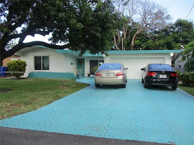 3913 SW 67th Ter Miramar, FL 33023