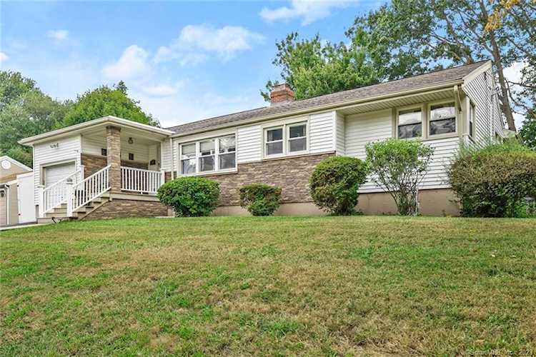 10 Reut Dr Stratford, CT 06614