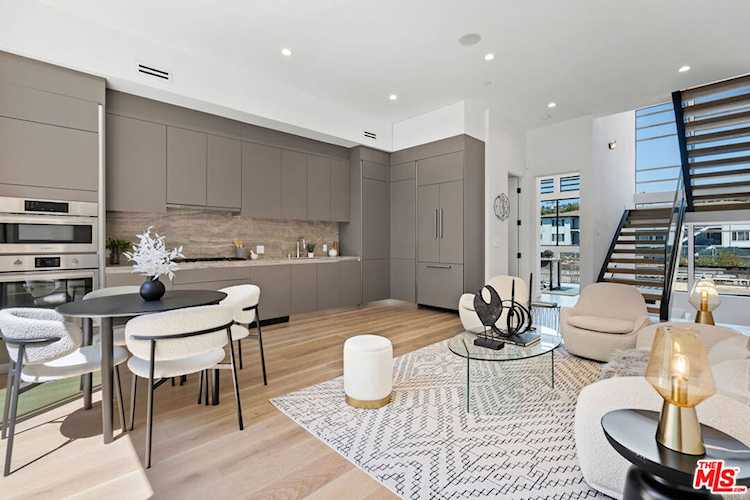 935 1/2 N Spaulding Ave West Hollywood, CA 90046