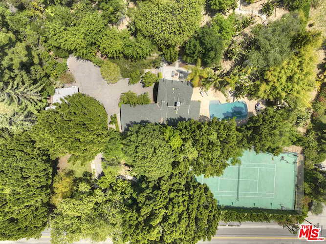 2750 Benedict Canyon Dr Beverly Hills, CA 90210 | MLS 23274459 Photo 1