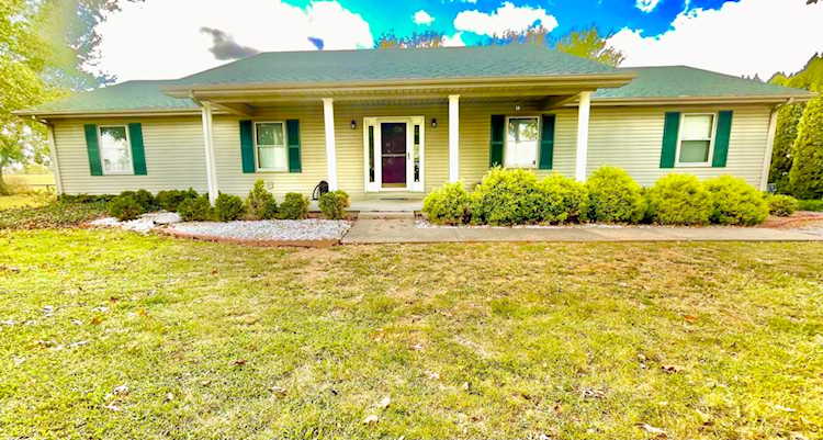6090 Maysville Rd Mt Sterling, KY 40353