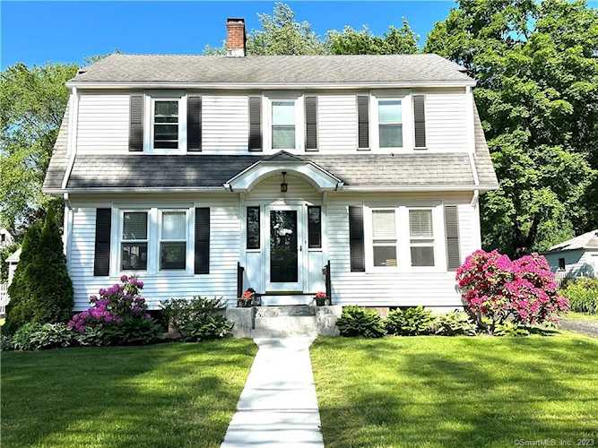 83 Woodrow St West Hartford, CT 06107