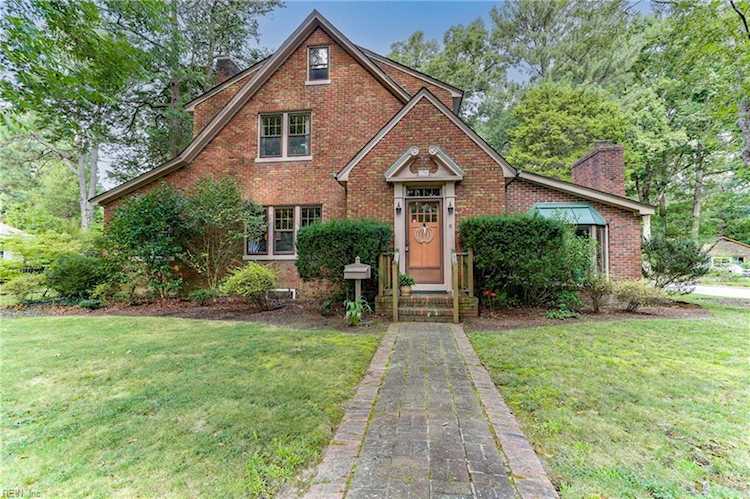 130 Nelson Dr Newport News, VA 23601