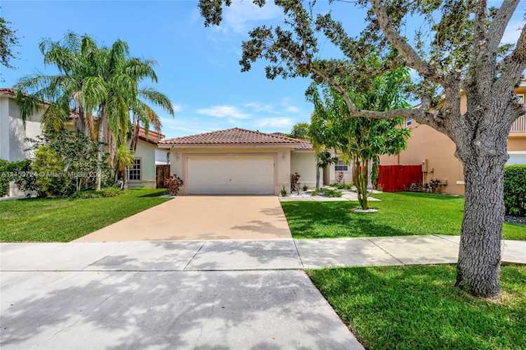 154 Vista Luna Dr Davie, FL 33325