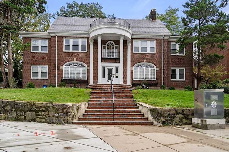 332 Jamaicaway #206 Boston, MA 02130