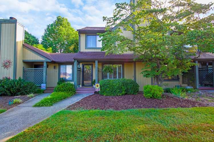 223 Walnut Ridge Dr Forest, VA 24551