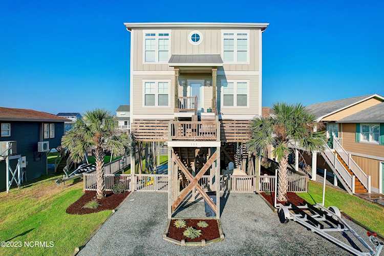 113 High Point St Holden Beach, NC 28462