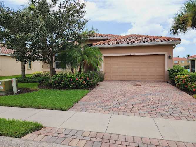 2432 Caslotti WAY Cape Coral, FL 33909
