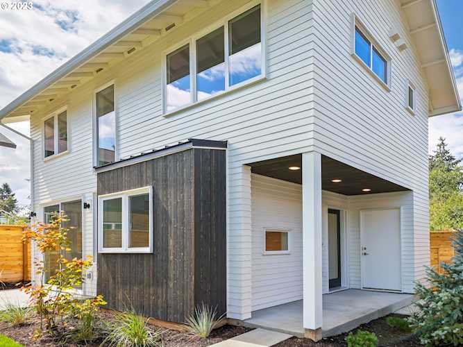 4834 NE Prescott ST #B Portland, OR 97218
