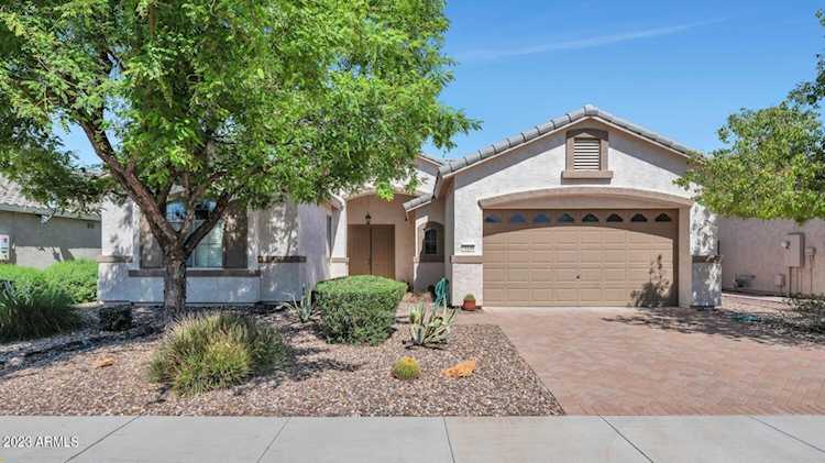 18250 W Stinson Drive Surprise, AZ 85374