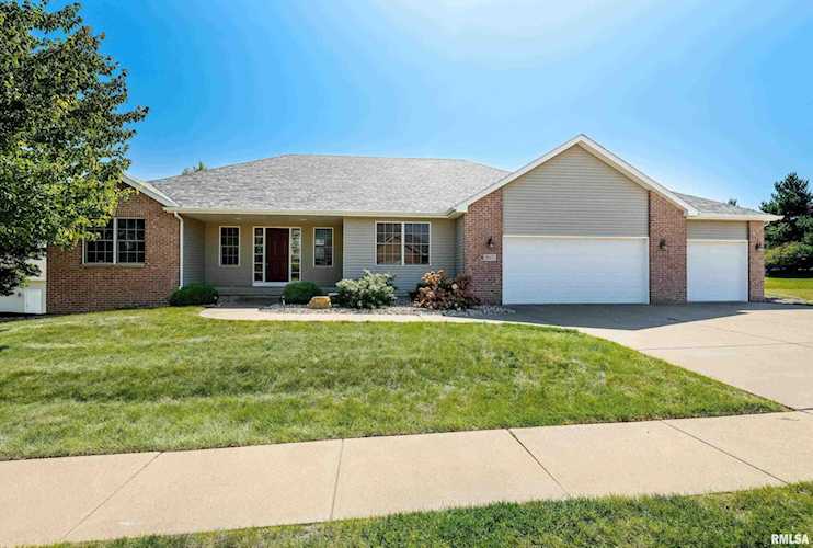 3801 Wilderness St Bettendorf, IA 52722