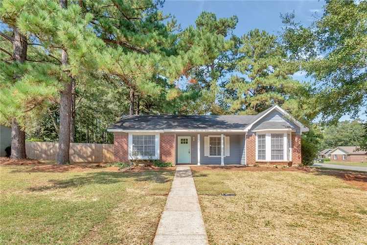 750 E Royal Woods Drive Mobile, AL 36608