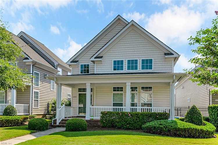 2019 Queens Point Dr Suffolk, VA 23434