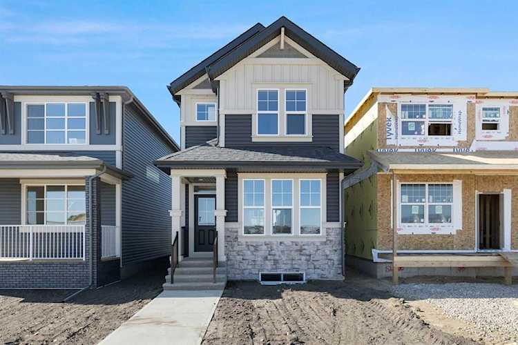 149 Legacy Glen Place SE Calgary, AB T2X 5J3
