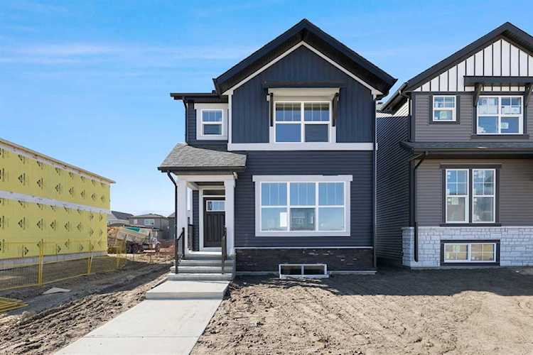 137 Legacy Glen Place SE Calgary, AB T2X 5J3