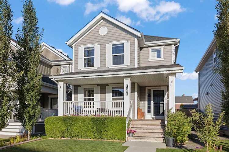 121 River Heights Crescent Cochrane, AB T4C 0J5