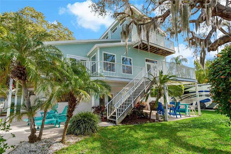 405 Charleston Ave Crystal Beach, FL 34681