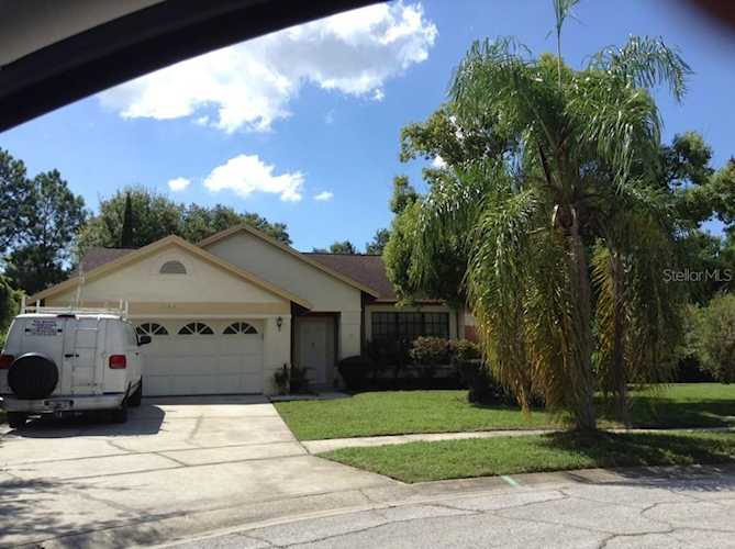 348 Waterford CIRCLE W Tarpon Springs, FL 34688