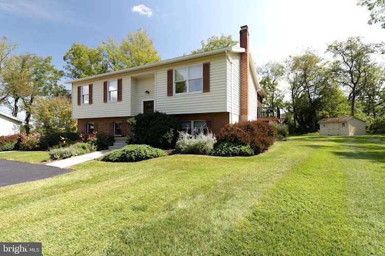325 Creekside Dr State College, PA 16801