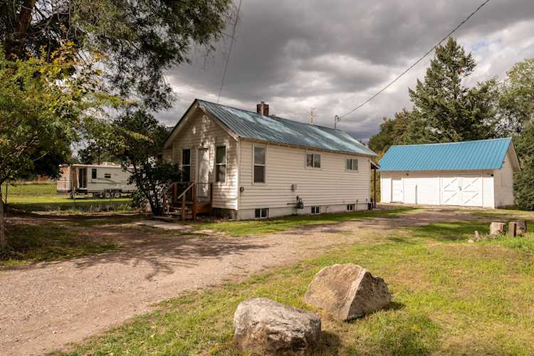 8 Riverside Dr Kalispell, MT 59901