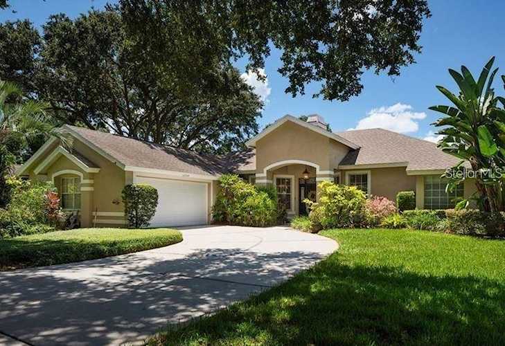 16504 Longleat Dr Lutz, FL 33549