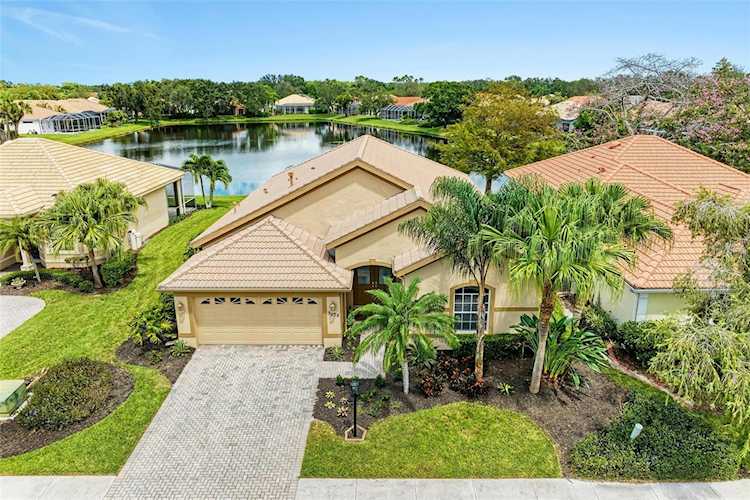5239 Highbury CIRCLE Sarasota, FL 34238
